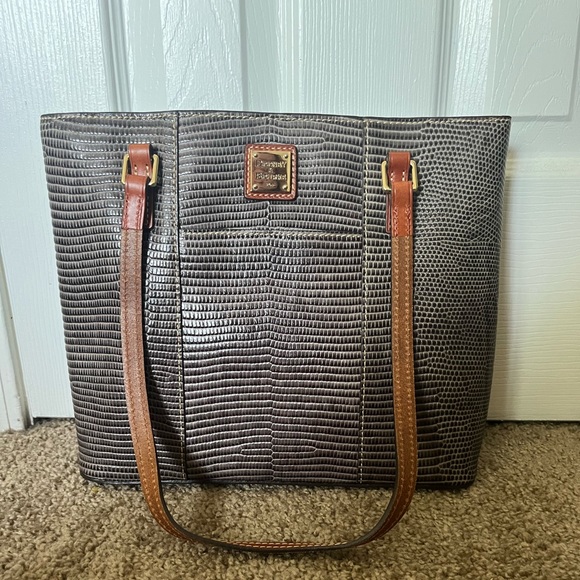 Dooney and bourke grey shoulder bag - Picture 1 of 5